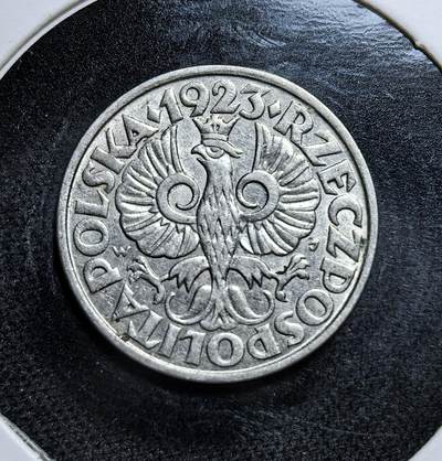 外国优质老铜币纪念币银币专场，周六晚上九点倒数截拍，满百包邮，节前出差在外，5月3日统一发货,可寄存半年，喜欢朋友微信扫描二维码可直接参拍 波兰第二共和国1923年20 格罗什，正面为波兰国徽白鹰，发行于一战后重建时期，是波兰独立初期货币改革的见证。