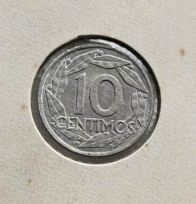 外国优质老铜币纪念币银币专场，周六晚上九点倒数截拍，满百包邮，节前出差在外，5月3日统一发货,可寄存半年，喜欢朋友微信扫描二维码可直接参拍 欧洲老藏家币藏-西班牙佛朗哥独裁时期 1959 年10 分铝币，以佛朗哥头像为特征，是战后西班牙经济稳定阶段的低面值流通辅币。