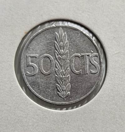外国优质老铜币纪念币银币专场，周六晚上九点倒数截拍，满百包邮，节前出差在外，5月3日统一发货,可寄存半年，喜欢朋友微信扫描二维码可直接参拍 欧洲老藏家币藏-西班牙佛朗哥独裁时期 1966年50分，属独裁统治后期流通货币，1983 年停用，见证西班牙从战后独裁到转型前的社会经济状态。