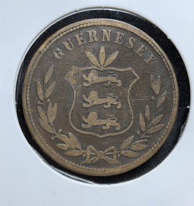 外国优质老铜币纪念币银币专场，周六晚上九点倒数截拍，满百包邮，节前出差在外，5月3日统一发货,可寄存半年，喜欢朋友微信扫描二维码可直接参拍 英属根西岛1864 年8 道布铜币，币面盾徽体现英王室权威，见证了英国海峡群岛独特的殖民货币文化