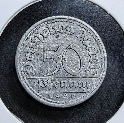 外国优质老铜币纪念币银币专场，周六晚上九点倒数截拍，满百包邮，节前出差在外，5月3日统一发货,可寄存半年，喜欢朋友微信扫描二维码可直接参拍 德国魏玛共和国1920年50芬尼E版，正值恶性通胀初期，背面麦穗与谚语象征农耕传统，是一战后经济崩溃、货币贬值的直接见证。