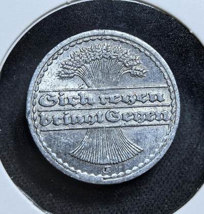 外国优质老铜币纪念币银币专场，周六晚上九点倒数截拍，满百包邮，节前出差在外，5月3日统一发货,可寄存半年，喜欢朋友微信扫描二维码可直接参拍 德国魏玛共和国1922年50芬尼E版，正值恶性通胀初期，背面麦穗与谚语象征农耕传统，是一战后经济崩溃、货币贬值的直接见证。