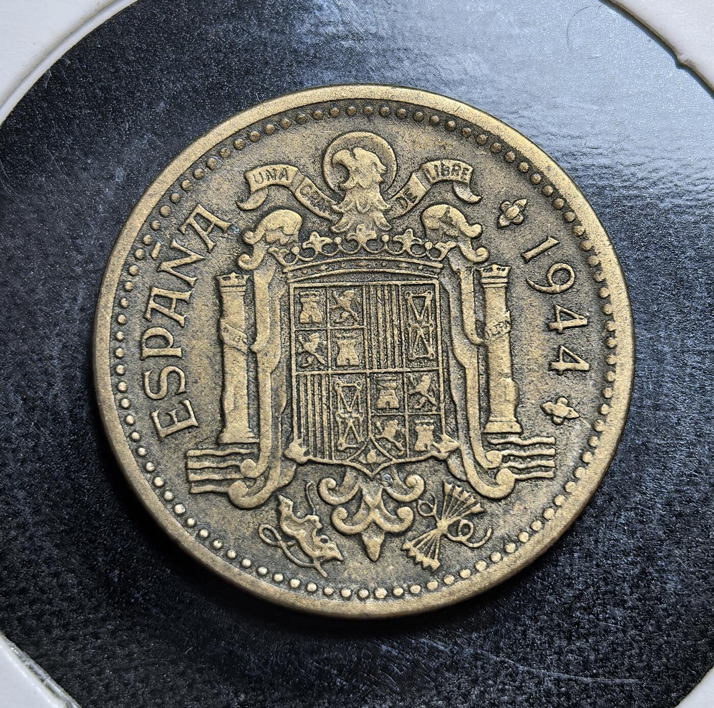 外国优质老铜币纪念币银币专场，周六晚上九点倒数截拍，满百包邮，节前出差在外，5月3日统一发货,可寄存半年，喜欢朋友微信扫描二维码可直接参拍