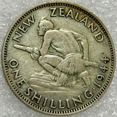 文馨钱币收藏第 302 场，国外回流老铜币，中东阿拉伯地区，拉美等国货币，30 号 1 号二连拍，长期接代拍业务，预计 4 月 4-5 号发货 1944 年英属新西兰乔治六世 1 先令银币，5.6 克 500 银