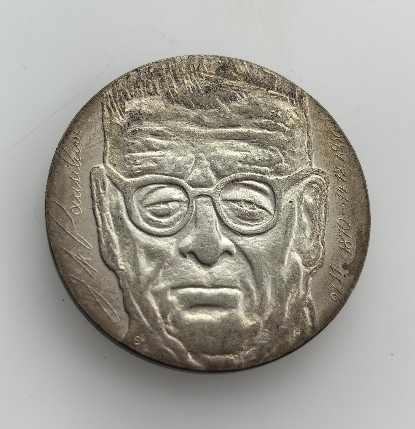 外国优质老铜币纪念币银币专场，周六晚上九点倒数截拍，满百包邮，节前出差在外，5月3日统一发货,可寄存半年，喜欢朋友微信扫描二维码可直接参拍