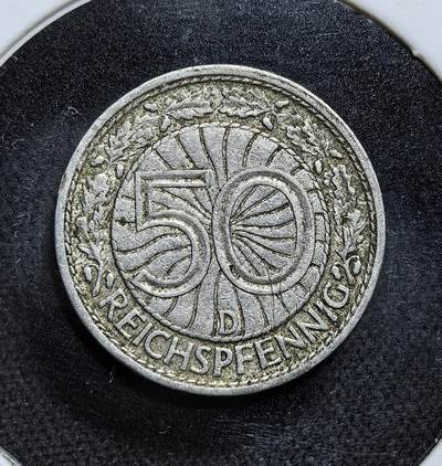 外国优质老铜币纪念币银币专场，周六晚上九点倒数截拍，满百包邮，节前出差在外，5月3日统一发货,可寄存半年，喜欢朋友微信扫描二维码可直接参拍 德国魏玛共和国1929年50 芬尼D版，币面饰有帝国鹰徽与面值，是一战后经济动荡、通胀高企背景下，德国尝试稳定货币体系的见证。