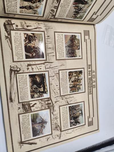 南水社第5次拍卖  魏玛德国时期 稀少第一次世界大战专题香烟卡收藏册《Der Weltkrieg》（《世界大战》） 全册完整无缺保持完好 德累斯顿“Cigaretten-Bilderdienst Dresden”官方发行 全套彩色烟卡 含战场场景、武器装备、各国军队、政治人物及战争地图 附完整文字说明 