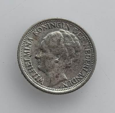 外国优质老铜币纪念币银币专场，周六晚上九点倒数截拍，满百包邮，节前出差在外，5月3日统一发货,可寄存半年，喜欢朋友微信扫描二维码可直接参拍 荷兰威廉明娜女王1941年10分银币，是二战荷兰被占领前夕的最后一批流通银币，见证了荷兰被纳粹占领前的特殊历史时刻。