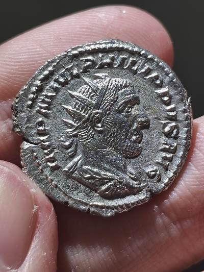 星盘世界钱币 5.2年度精品币大拍 一周年抽奖活动 美品！罗马帝国 公元244-249年 菲利普一世 安东尼安银币。正面为菲利普一世头戴芒冠面右侧像，铭文：IMP M IVL PHILIPPVS AVG