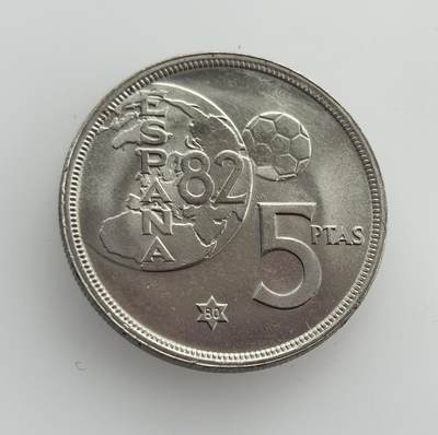 外国优质老铜币纪念币银币专场，周六晚上九点倒数截拍，满百包邮，节前出差在外，5月3日统一发货,可寄存半年，喜欢朋友微信扫描二维码可直接参拍 欧洲老藏家币藏-西班牙胡安・卡洛斯一世1980年世界杯5比塞塔纪念币，为 1982 年世界杯主题纪念版，是西班牙民主化后迎接重大国际赛事的见证。