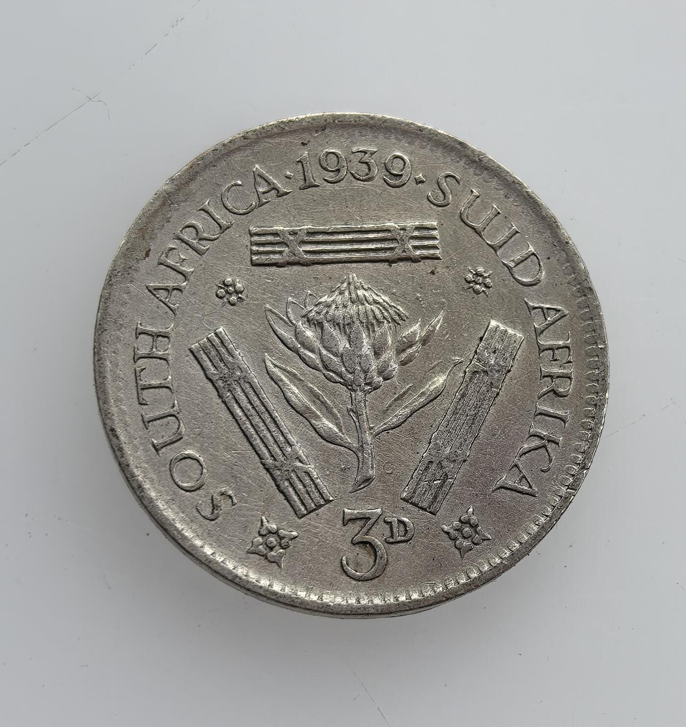 外国优质老铜币纪念币银币专场，周六晚上九点倒数截拍，满百包邮，节前出差在外，5月3日统一发货,可寄存半年，喜欢朋友微信扫描二维码可直接参拍