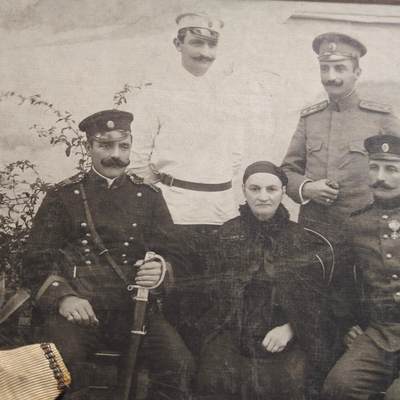 4月26日结束，成斌徽章钱币精品场 保加利亚大军官家族套装 附照片 奖章（均为很少的品种）