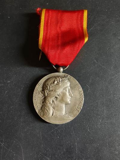 老王徽章第194期 - 法国银级东方工业协会奖章    实发  800银   25.8g