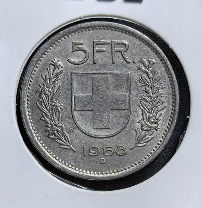 外国优质老铜币纪念币银币专场，周六晚上九点倒数截拍，满百包邮，节前出差在外，5月3日统一发货,可寄存半年，喜欢朋友微信扫描二维码可直接参拍 瑞士1968年5法郎，正面是象征瑞士的阿尔卑斯山民形象，背面为瑞士国徽，是瑞士中立政策下经济繁荣时期的货币见证。