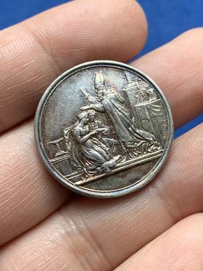 《竞宝斋》第485场 周日，周一，周二 3场连拍 （全场包邮）20级店铺 欢迎送拍 法国婚礼纪念银章，9.9g，27.4mm，油灯银标，1872年使用刻字。