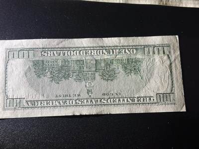 《外钞收藏家》第六百三十一期（五一假期场）（长期征集拍品、欢迎藏友们联系合作） 美国2006年大头版100美元UNC-  加上几张非全新1美元 一起