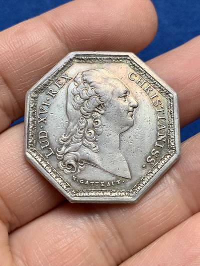 《竞宝斋》第485场 周日，周一，周二 3场连拍 （全场包邮）20级店铺 欢迎送拍 法国路易十六头像勒阿弗尔海上保险公司八角银质jeton，17.71g，32.7mm，早期无边铭