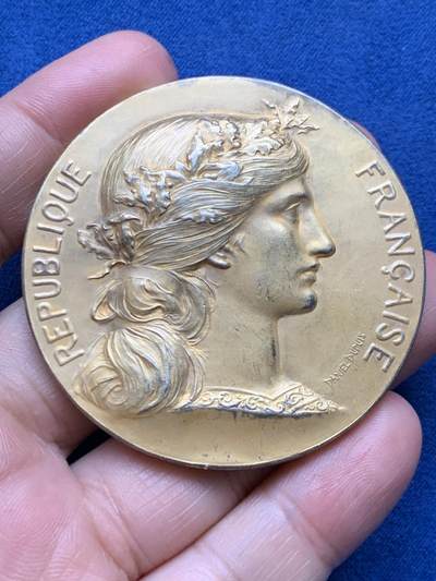 《竞宝斋》第485场 周日，周一，周二 3场连拍 （全场包邮）20级店铺 欢迎送拍 法国穆兰农业协会镀金银章，88.65g，57.2mm，丰饶角边铭