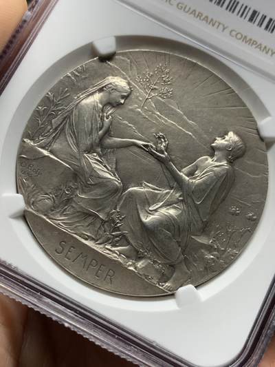 《竞宝斋》第485场 周日，周一，周二 3场连拍 （全场包邮）20级店铺 欢迎送拍 NGC MS62 法国O.Roty “永恒的爱”婚姻爱情纪念银章