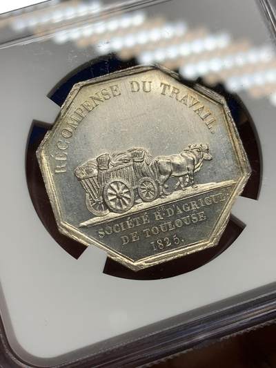 《竞宝斋》第485场 周日，周一，周二 3场连拍 （全场包邮）20级店铺 欢迎送拍 NGC MS64 法国Dubois 图卢兹农业协会八角银质代币，农业科学家奥利维·塞雷斯头像