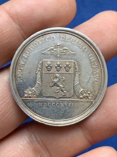 《竞宝斋》第485场 周日，周一，周二 3场连拍 （全场包邮）20级店铺 欢迎送拍 法国里昂工业法庭银质代币，14.85g，33.5mm，早期无边铭，边有轻磕