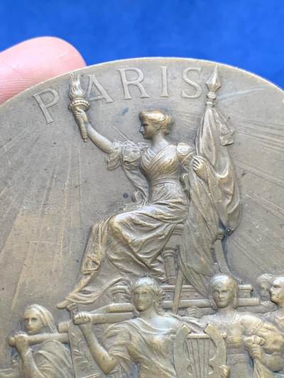 《竞宝斋》第485场 周日，周一，周二 3场连拍 （全场包邮）20级店铺 欢迎送拍 大师勒菲弗Lefebvre作纪念大铜章 180.2克 60*85.2mm 三角铜标