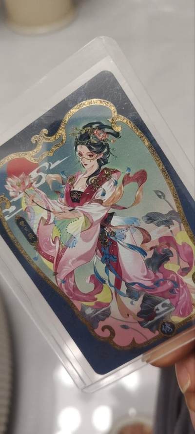 秋原瞳的小店第四十三期——年中大促！！！捡漏进货来！！！ 卡游三国漆彩黄月英最后散配4张，品都很不错，喜欢诸葛亮黄月英的可以看看，还是不错呢