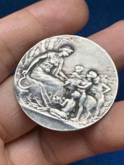 《竞宝斋》第485场 周日，周一，周二 3场连拍 （全场包邮）20级店铺 欢迎送拍 法国农业协会农业女神与小天使银章 21.25克 35.8mm 丰饶角1银标