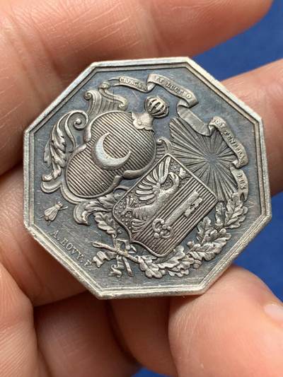 《竞宝斋》第485场 周日，周一，周二 3场连拍 （全场包邮）20级店铺 欢迎送拍 法国-瑞士 Bovy罗阿纳运河八角银质代币，16.89g，32.1mm，无边铭