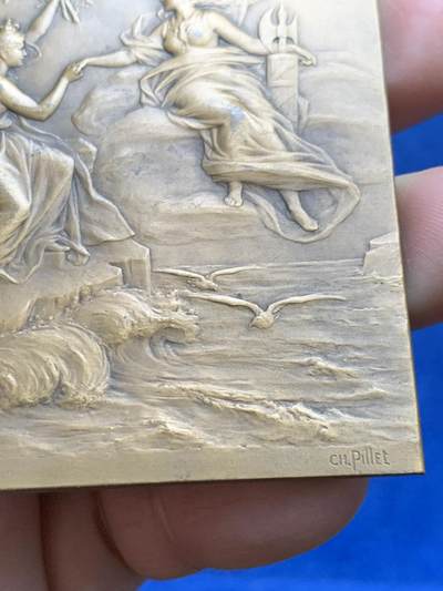 《竞宝斋》第485场 周日，周一，周二 3场连拍 （全场包邮）20级店铺 欢迎送拍 法国Charles Pillet 1908年法英博览会铜章，126.45g，57.7*69.5mm，丰饶角边铭