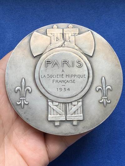 《竞宝斋》第485场 周日，周一，周二 3场连拍 （全场包邮）20级店铺 欢迎送拍 法国巴黎市马术协会超大银章，314g，89.5mm，边铭：野猪头+菱形argent