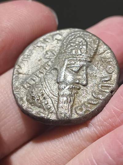 星盘世界钱币 5.2年度精品币大拍 一周年抽奖活动 少见精品！阿达希尔一世4德拉克马银币，品相非常不错，打制居中，阿达西尔一世是萨珊帝国开国之君，公元224—242年在位，非常出名的品种，最近也很热门