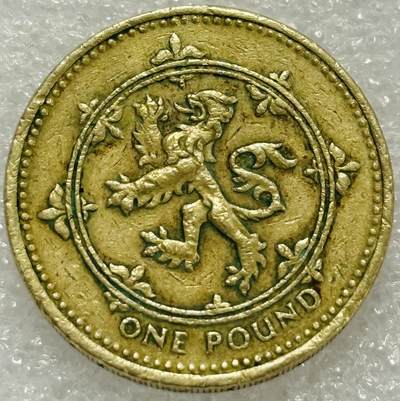 文馨钱币收藏第 302 场，国外回流老铜币，中东阿拉伯地区，拉美等国货币，30 号 1 号二连拍，长期接代拍业务，预计 4 月 4-5 号发货 1994 年 英国1英镑铜币苏格兰站狮