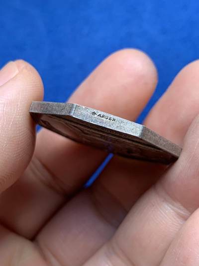 《竞宝斋》第485场 周日，周一，周二 3场连拍 （全场包邮）20级店铺 欢迎送拍 法国里昂省级银行商业安全八角银质jeton，17.81g，31.4mm，蜜蜂边铭