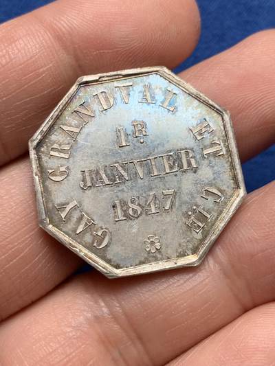 《竞宝斋》第485场 周日，周一，周二 3场连拍 （全场包邮）20级店铺 欢迎送拍 法国马赛中央银行八角银质代币，12.75g，30mm，手指边铭