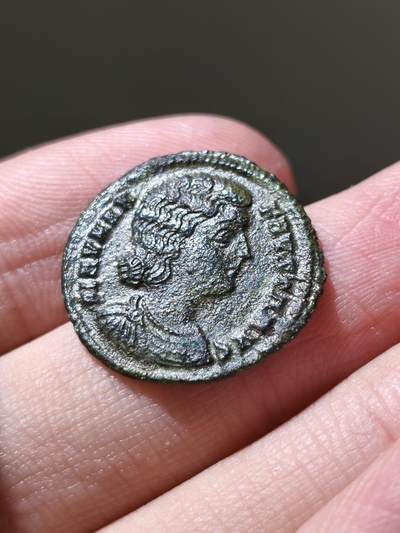 星盘世界钱币 5.2年度精品币大拍 一周年抽奖活动 古罗马福斯塔(君士坦丁大帝之妻)正面铭文：FLAV MAX - FAVSTA AVG正面图案：福斯塔衣袍半身像，右向，头发束成小发髻