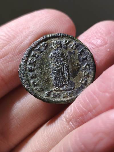 星盘世界钱币 5.2年度精品币大拍 一周年抽奖活动 古罗马福斯塔(君士坦丁大帝之妻)正面铭文：FLAV MAX - FAVSTA AVG正面图案：福斯塔衣袍半身像，右向，头发束成小发髻