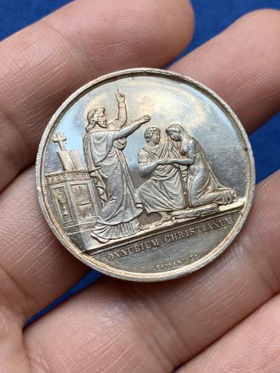 《竞宝斋》第485场 周日，周一，周二 3场连拍 （全场包邮）20级店铺 欢迎送拍 法国结婚纪念银章，16.22g，33.6mm，1879年仅铸造一年烟斗边铭