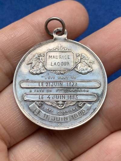 《竞宝斋》第485场 周日，周一，周二 3场连拍 （全场包邮）20级店铺 欢迎送拍 法国圣餐洗礼纪念银章 7.45克 33mm