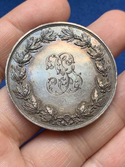 《竞宝斋》第485场 周日，周一，周二 3场连拍 （全场包邮）20级店铺 欢迎送拍 法国结婚纪念银章，38.25g，40.7mm，手指边铭，边有轻磕