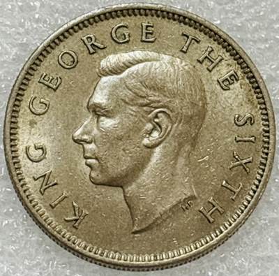 文馨钱币收藏第 302 场，国外回流老铜币，中东阿拉伯地区，拉美等国货币，30 号 1 号二连拍，长期接代拍业务，预计 4 月 4-5 号发货 原光好品 1951 年英属新西兰乔治六世 1 先令