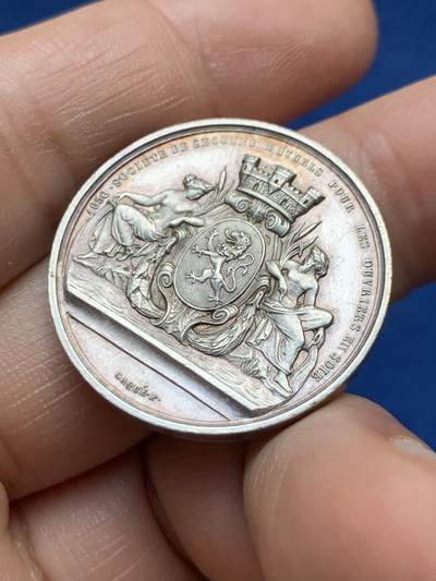 《竞宝斋》第485场 周日，周一，周二 3场连拍 （全场包邮）20级店铺 欢迎送拍 法国里昂丝绸工人互助会银质代币，13g，28.5mm，丰饶角边铭