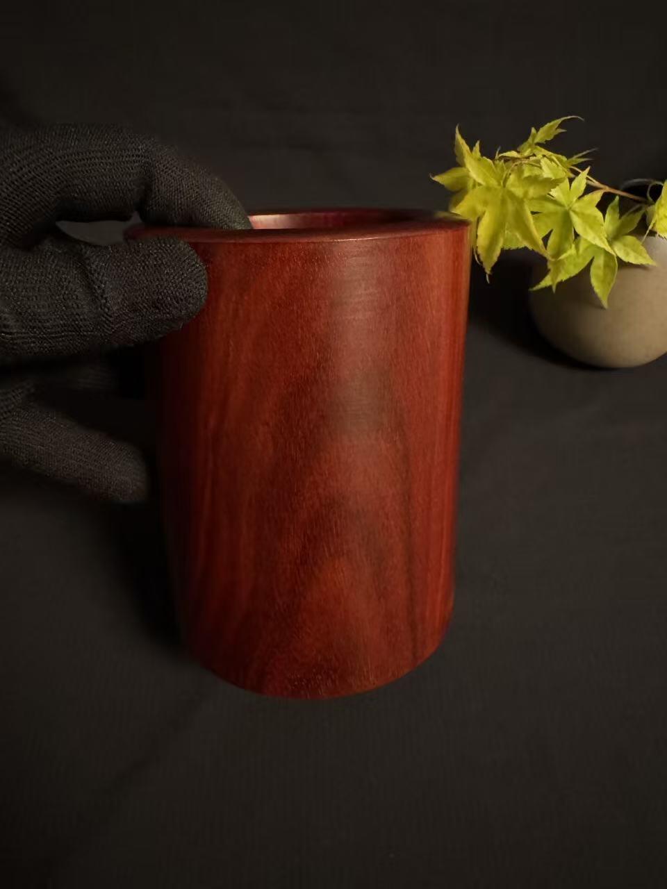 零元拍：精工非洲小叶紫檀笔筒，山水纹，荧光莹润，，精工打磨，花纹