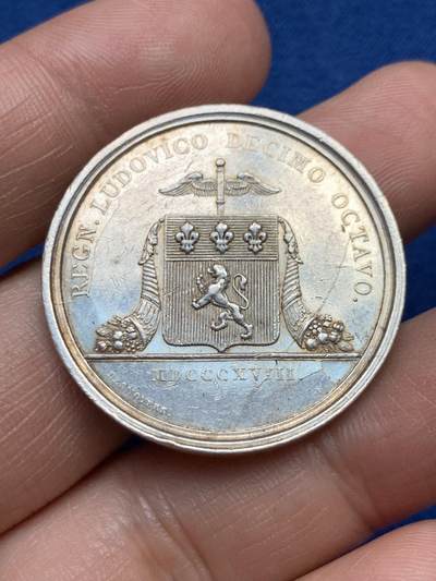 《竞宝斋》第485场 周日，周一，周二 3场连拍 （全场包邮）20级店铺 欢迎送拍 法国里昂工业法庭银质代币，14.85g，33.5mm，早期无边铭，边有轻磕