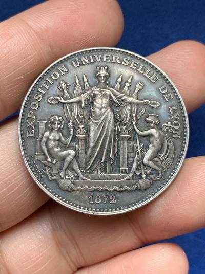 《竞宝斋》第485场 周日，周一，周二 3场连拍 （全场包邮）20级店铺 欢迎送拍 法国里昂世博会银质代币，22.55g，37.5mm，蜜蜂边铭