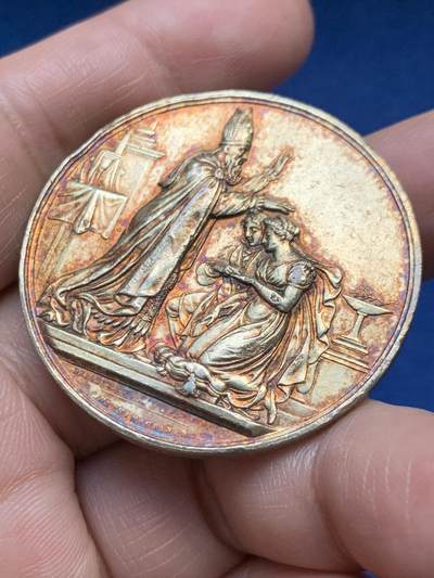 《竞宝斋》第485场 周日，周一，周二 3场连拍 （全场包邮）20级店铺 欢迎送拍 法国1838年婚礼镀金纪念银章，32g，41.3mm，油灯银标。