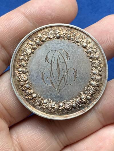 《竞宝斋》第485场 周日，周一，周二 3场连拍 （全场包邮）20级店铺 欢迎送拍 法国1836年结婚纪念银章，24.55g，39.1mm，油灯银标。