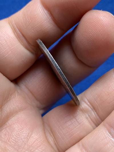 《竞宝斋》第485场 周日，周一，周二 3场连拍 （全场包邮）20级店铺 欢迎送拍 法国  皇家陆军炮兵银质代币 7.45g，29.2mm 铸造时间不确定 材质保证