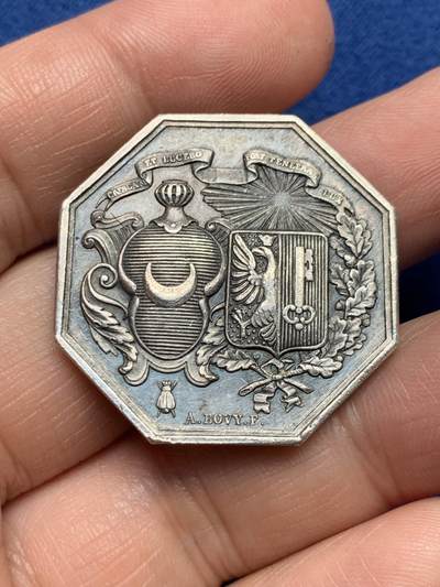 《竞宝斋》第485场 周日，周一，周二 3场连拍 （全场包邮）20级店铺 欢迎送拍 法国-瑞士 Bovy罗阿纳运河八角银质代币，16.89g，32.1mm，无边铭