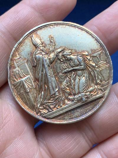 《竞宝斋》第485场 周日，周一，周二 3场连拍 （全场包邮）20级店铺 欢迎送拍 法国1838年婚礼镀金纪念银章，32g，41.3mm，油灯银标。